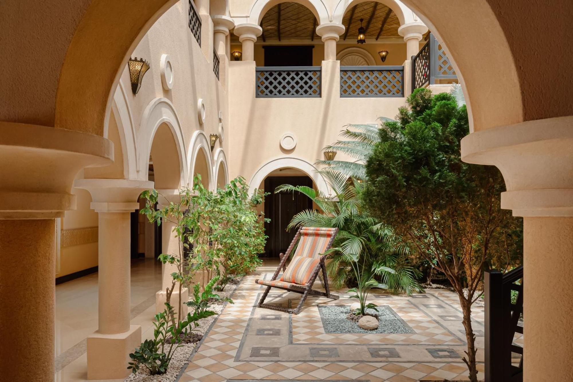 Курортний комплекс Sharq Village & Spa, A Ritz-carlton