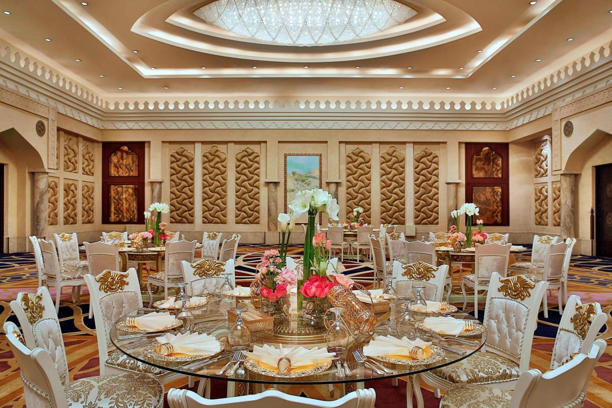 Sharq Village & Spa, A Ritz-carlton Курортний комплекс