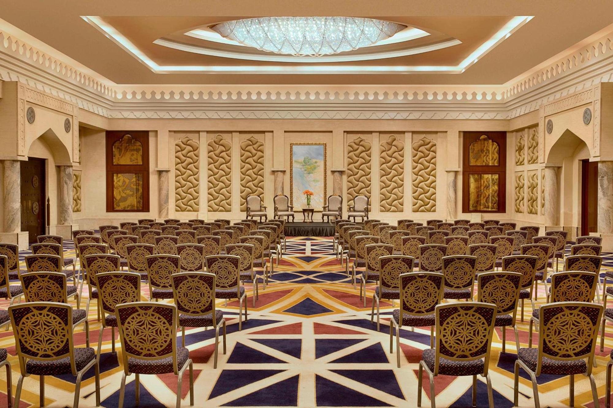 Курортний комплекс Sharq Village & Spa, A Ritz-carlton 5*